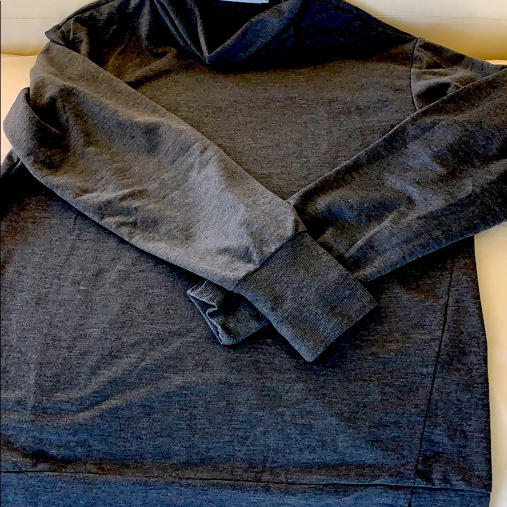 Grey thin turtleneck sweatshirt